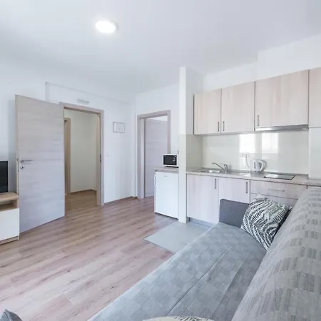 In With Sea View, Balcony, Air Conditioning, Wifi 4979-5